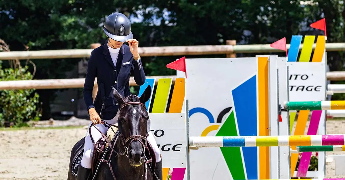 7 Best Horse Riding Helmet For Round Head 2022 (Detailed Guide)