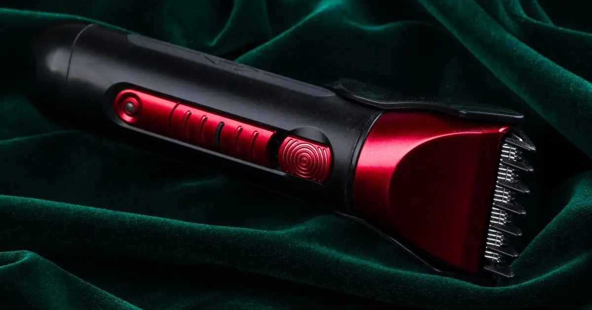 Can You Use Dog Clippers on Horses? (+ Tips)